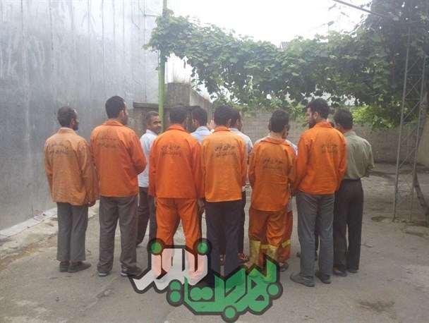 اعتصاب ساعتی رفتگران شهرداری فومن+عکس