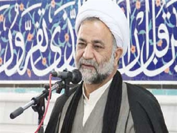 دشمن از مسجدی که به مسائل سیاسی و اجتماعی بپردازد می ترسد/ مسجد بدون روحانی تاریک است