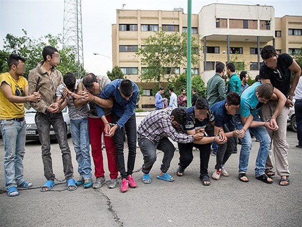 دستگیری 17 سارق با 64 فقره سرقت در یزد