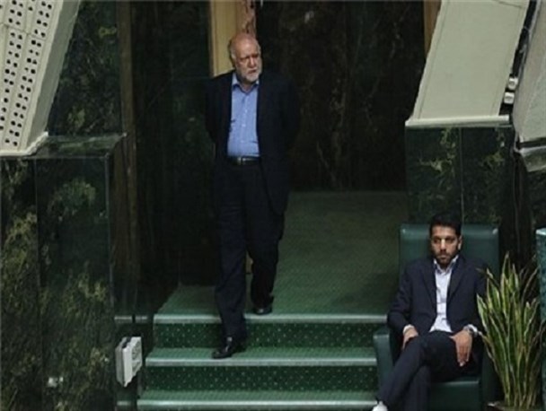 ابهامات قرادادهای جدید نفتی پا برجا ماند/ زنگنه فقط آمد و گفت و رفت