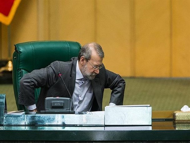 آیا لاریجانی می‌خواهد دعوای قراردادهای نفتی را در عرض 20 دقیقه جمع کند؟