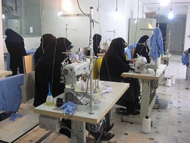 کارگاه بافندگی در تربت حیدریه بخشی از البسه جنوب خراسان رضوی را تامین می کند/ راه اندازی کارگاههای کوچک و زود بازده رسیدن به خودکفایی و ترویج فرهنگ خودباوری است
