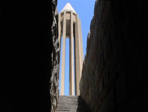 ابن سینا حکیم هزاره ها