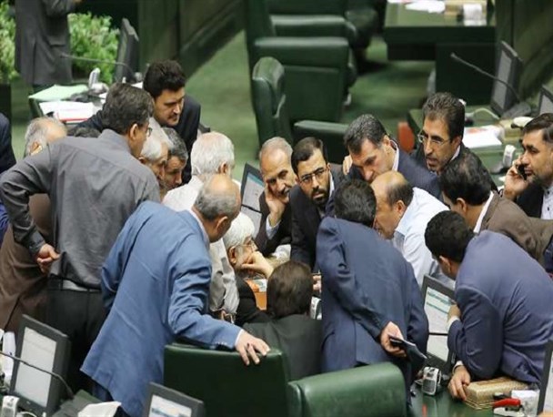 مجلسی پر از دلالان سیاسی!