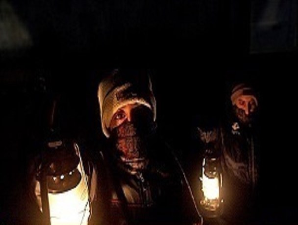 روستای با آسمان تاریک در انتظار روشنایی+ فیلم