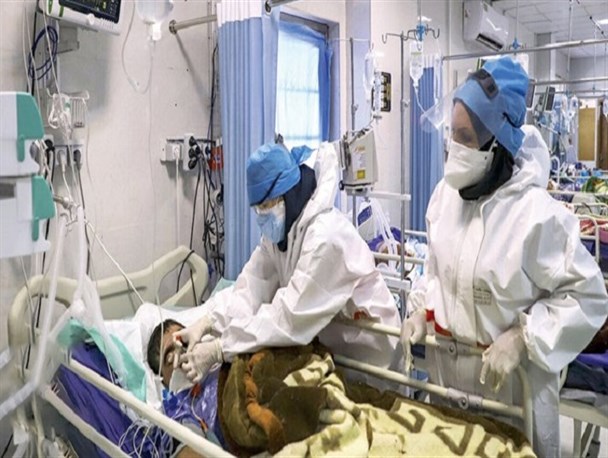 سفید پوشانی که امید هدیه می‌دهند/ سنگرهای مبارزه با کرونا در ادامه هشت سال جنگ تحمیلی