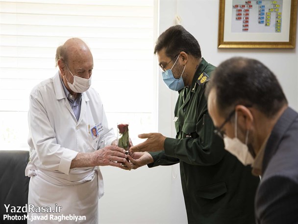 دیدار و تجلیل از جامعه پزشکی و خانواده معظم شهدای سلامت در روز پزشک