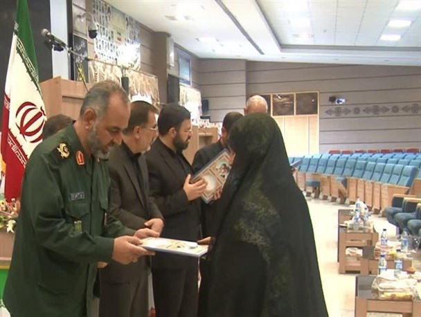 امروز رسالت بزرگی هم بر دوش خانواده‌ها و همرزمان‌شان در سپاه است