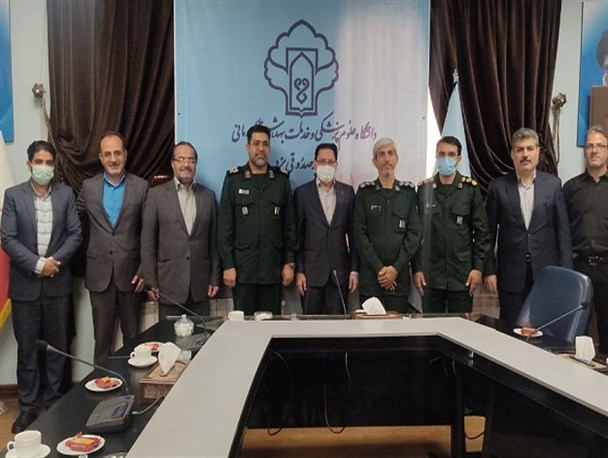 دیدار فرمانده سپاه الغدیر با مسؤلین دانشگاه علوم پزشکی یزد به مناسبت روز پزشک