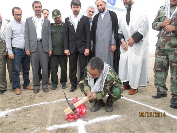 جانبازی بی دست، کلنگ شهدای گمنام کلاله را به دست گرفت!