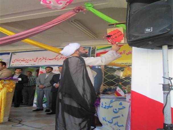 جشن شکوفه هادر70آموزشگاه ابتدایی شهرستان قرچک برگزارشد