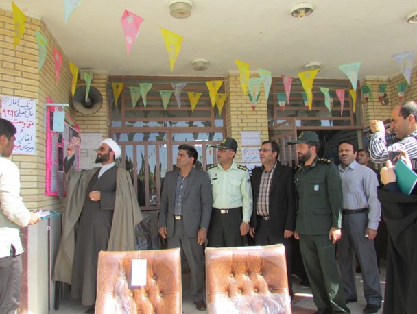 زنگ مقاومت و ایثار در مدارس شهرستان سروستان طنین انداز شد