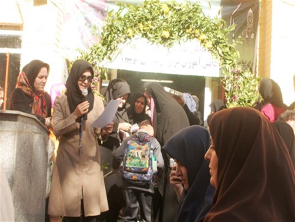 امروز زنگ بازگشایی مدارس درهمدان بصدا در آمد