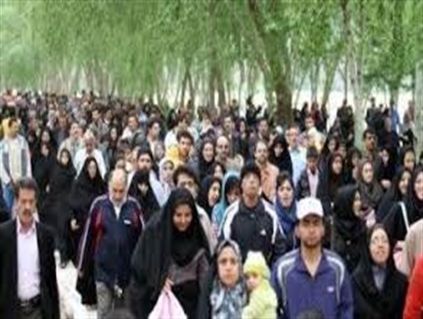 برگزاری همایش پیاده‌روی به مناسبت هفته دفاع مقدس در قهاوند