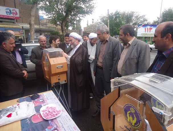 مساعدت 196 میلیون ریالی نمینی ها در جشن عاطفه ها