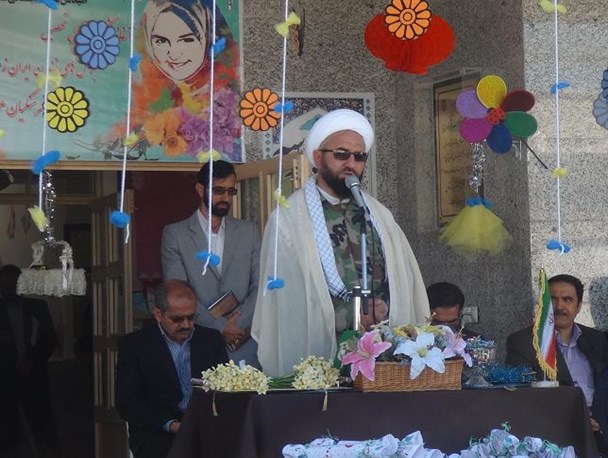 جشن اولین حضور در مدرسه برای کلاس اولی های فاروج