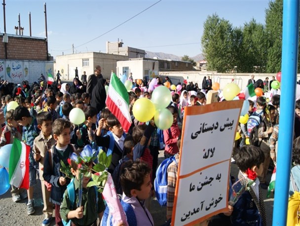 همزمان با سراسر کشور زنگ شکوفه ها در چالدران نواخته شد+تصاویر