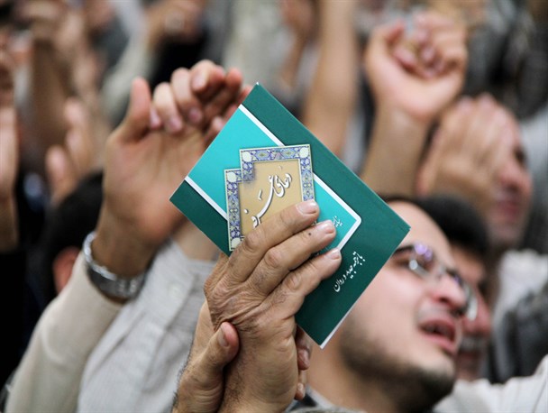 میزبانی شهدای تفت از نجوا کنندگان دعای «عرفه»+پوستر