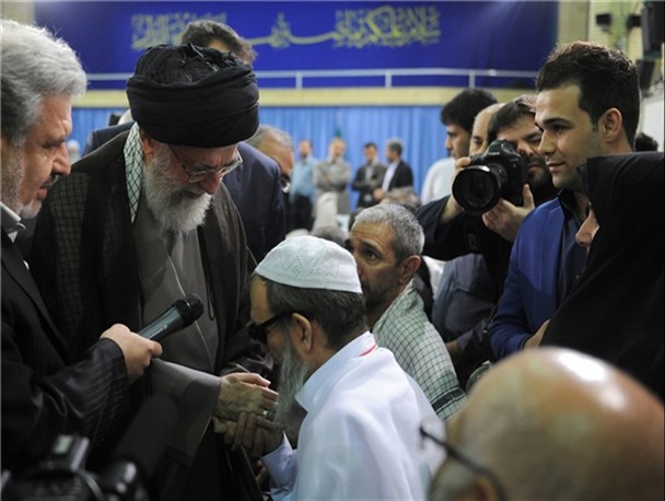 آنچه در دیدار صمیمی جانباز بصیر ایلامی با مقام معظم رهبری گذشت+ تصاویر