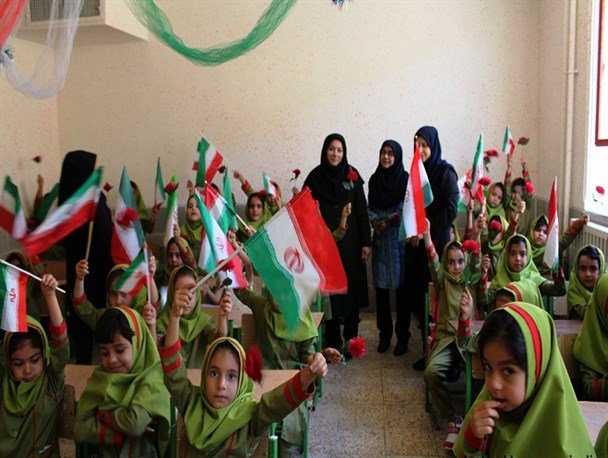 23 معلم دبیرستان در نورآباد امسال به دبستانی ها درس می دهند