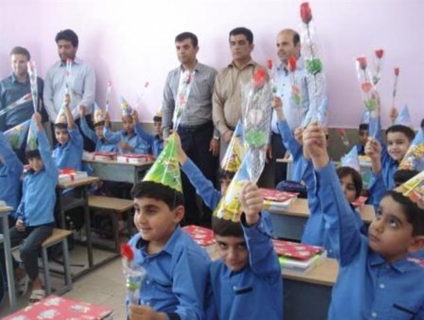آغاز جشن شکوفایی مدارس ابتدایی جناح با حضور 795دانش آموز