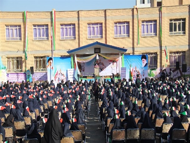 مراسم نواختن زنگ مقاومت و جشن بازگشایی مدارس در ارومیه