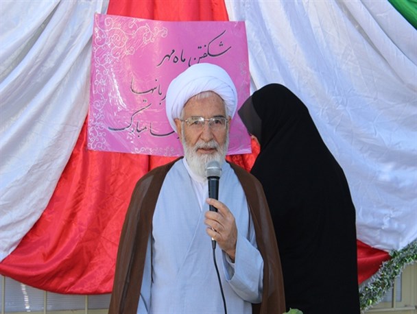 تلاش دانش آموزان و دانشجویان در عرصه علم و دانش، سبب اقتدار و عزت ایران اسلامی می شود / دوران ابتدایی، بهترین دوران برای نهادینه کردن ارزش های اسلامی است