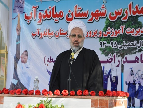 تلاش دشمنان برای جایگزینی فرهنگ غربی به جای اسلامی/ باید قله های علم را فتح کنیم