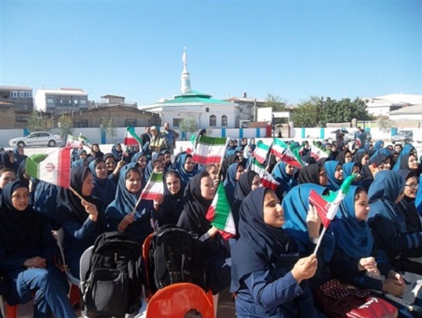 مراسم متمرکز بازگشایی مدارس در مدرسه فرزانگان بندرترکمن برگزار شد+تصاویر