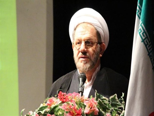 برخی فکر می کنند نهی از منکر فقط در مورد حجاب است / دامنه ی امر به معروف بسیار پهناور است