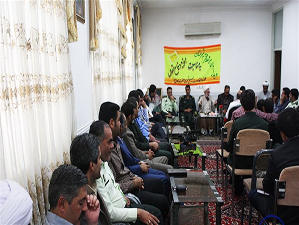 دیدار جمعی از مسئولین و بسیجیان راور با امام جمعه شهرستان/تصاویر