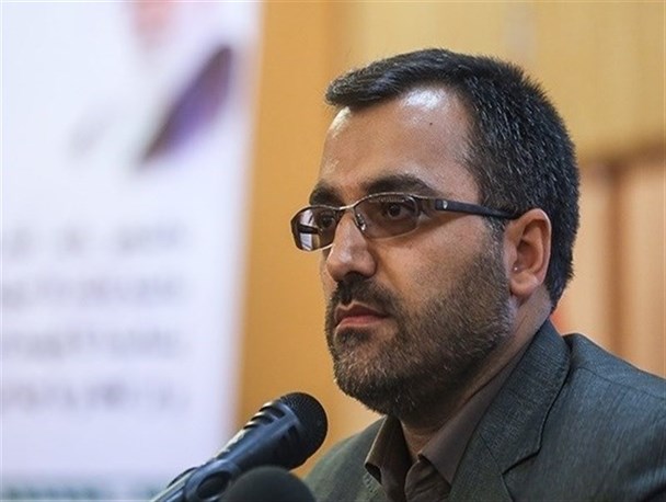 هر کسی دل در گرو انقلاب دارد بسیجی است