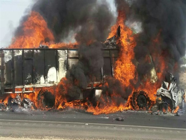 تصادف و آتش سوزی در محور کنارک-چابهار موجب مرگ راننده خودرو شد