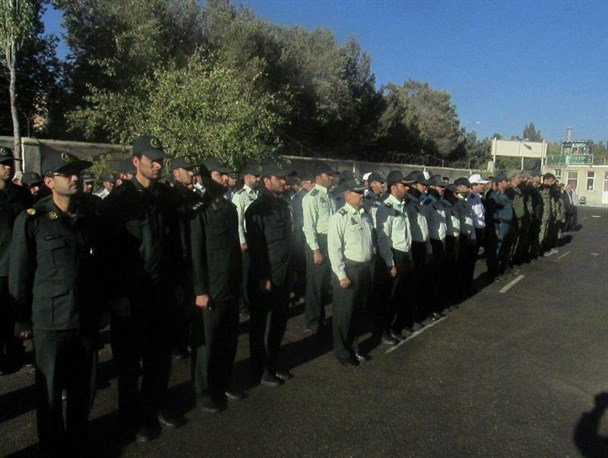 صبحگاه مشترک نیروهای نظامی و انتظامی آشتیان+ تصاویر