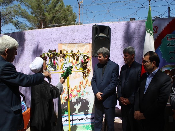 نواخته شدن زنگ مهر، مقاومت و نماز در 108 واحد آموزشی شهرستان خلیل‌آباد