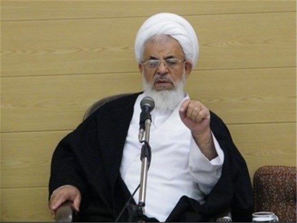 دشمن همه توان خود را بر جدایی مردم از فرهنگ دینی گذاشته است