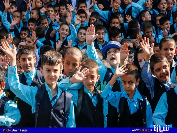 نواخته شدن زنگ مهر و مقاومت در مدارس شیراز