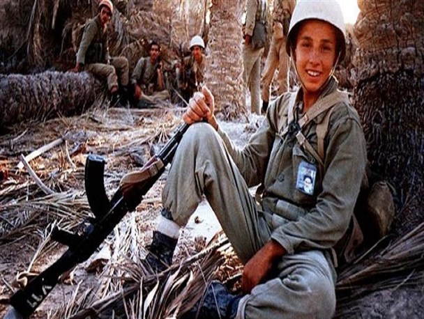 ضرورت پرورش نسل جدید با نگاه انقلابی/ سیره شهدای دانش‌آموز بهترین الگو برای نوجوانان است