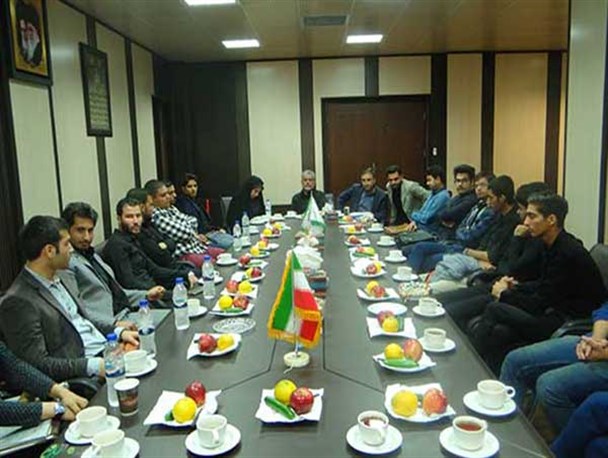 نشست شهردار با جمعی از دانشجویان و نخبگان باقرشهر +گزارش تصویری