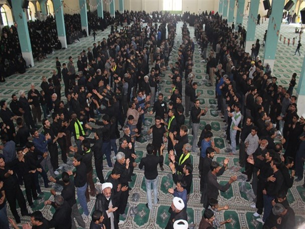 مراسم تاسوعای حسینی در عنبرآباد برگزار شد