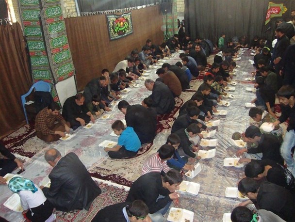 سفره نذری سیدالشهدا در مسجدسیدالشهدا یاسوج