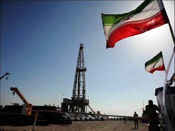 استخراج 15 هزار بشکه نفت از میادین آذر مهران تا پایان امسال