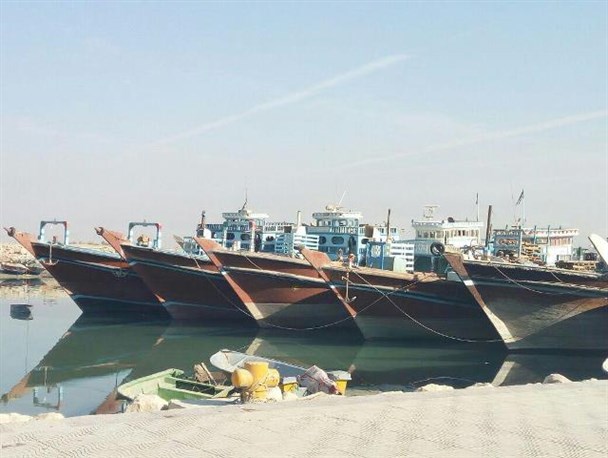 لنگرگاه لنج ها در خور بندر دیلم