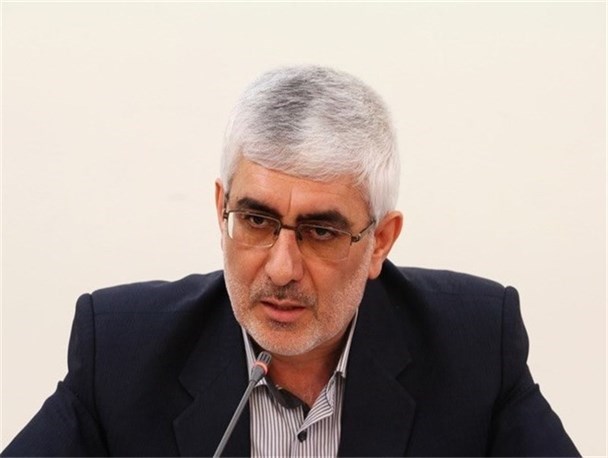 شهردار همدان بازنشسته نیست و به کار خود ادامه می دهد