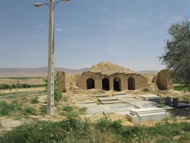 مقبره ۲۶۰ ساله عادگان در خطر نابودی است+تصاویر