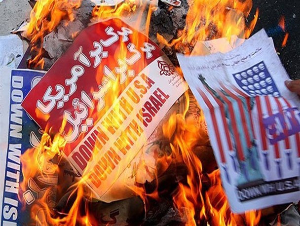 از برگزاری نشست های روشنگری تا به آتش کشیدن پرچم آمریکا در راهپیمایی 13 آبان