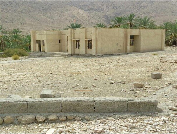تحصیل دانش آموزان روستای آبگرم لای بیشه در مدرسه ی فاقد امکانات رفاهی و بهداشتی/چه کسی پاسخگو است؟+تصاویر