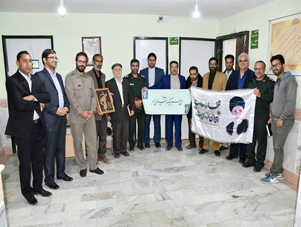 هنرمندان سرخس به کمپین «من یک سپاهی هستم» پیوستند+ تصاویر