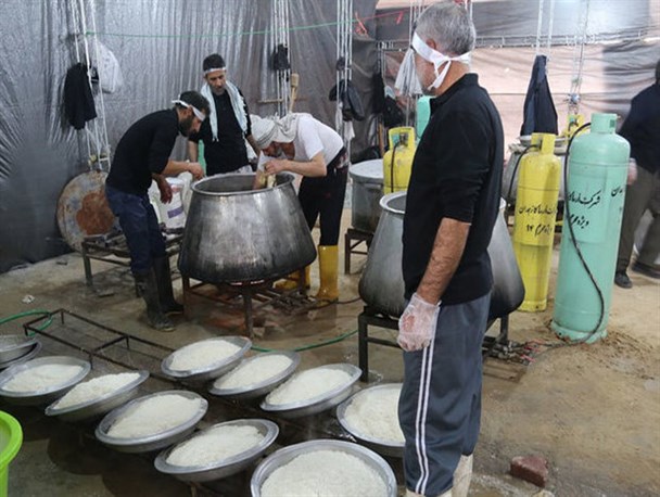 اعزام 70 خادم حسینی به کربلای معلی/پذیرایی از 15 هزار نفر از زائران اربعین حسینی در طول شبانه روز در موکب بیجار