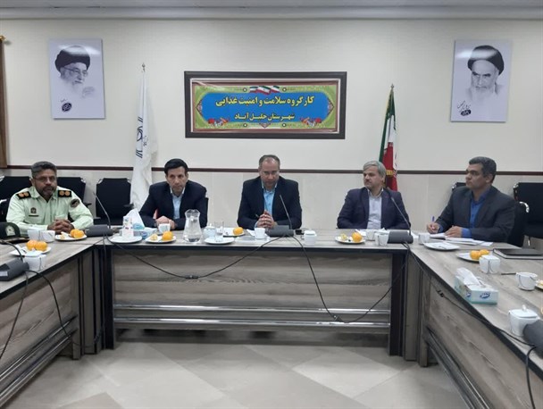 کشف و معدوم سازی بیش از 10 تن مواد غذایی فاسد در خلیل آباد